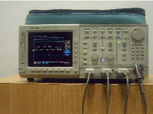 TDS644A - Tektronix Digital Oscilloscopes