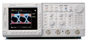 TDS784D - Tektronix Digital Oscilloscopes